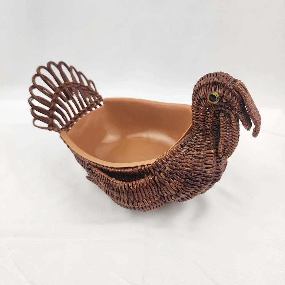 Vintage 1983 Wicker Thanksgiving Turkey Bird Basket‎ w Liner Farmhouse Table 9x6